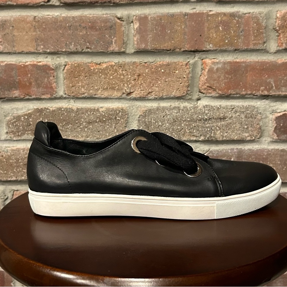 Yosi Samra Black Leather Brand New Laced Up Sneakers Size 9. - Picture 6 of 9